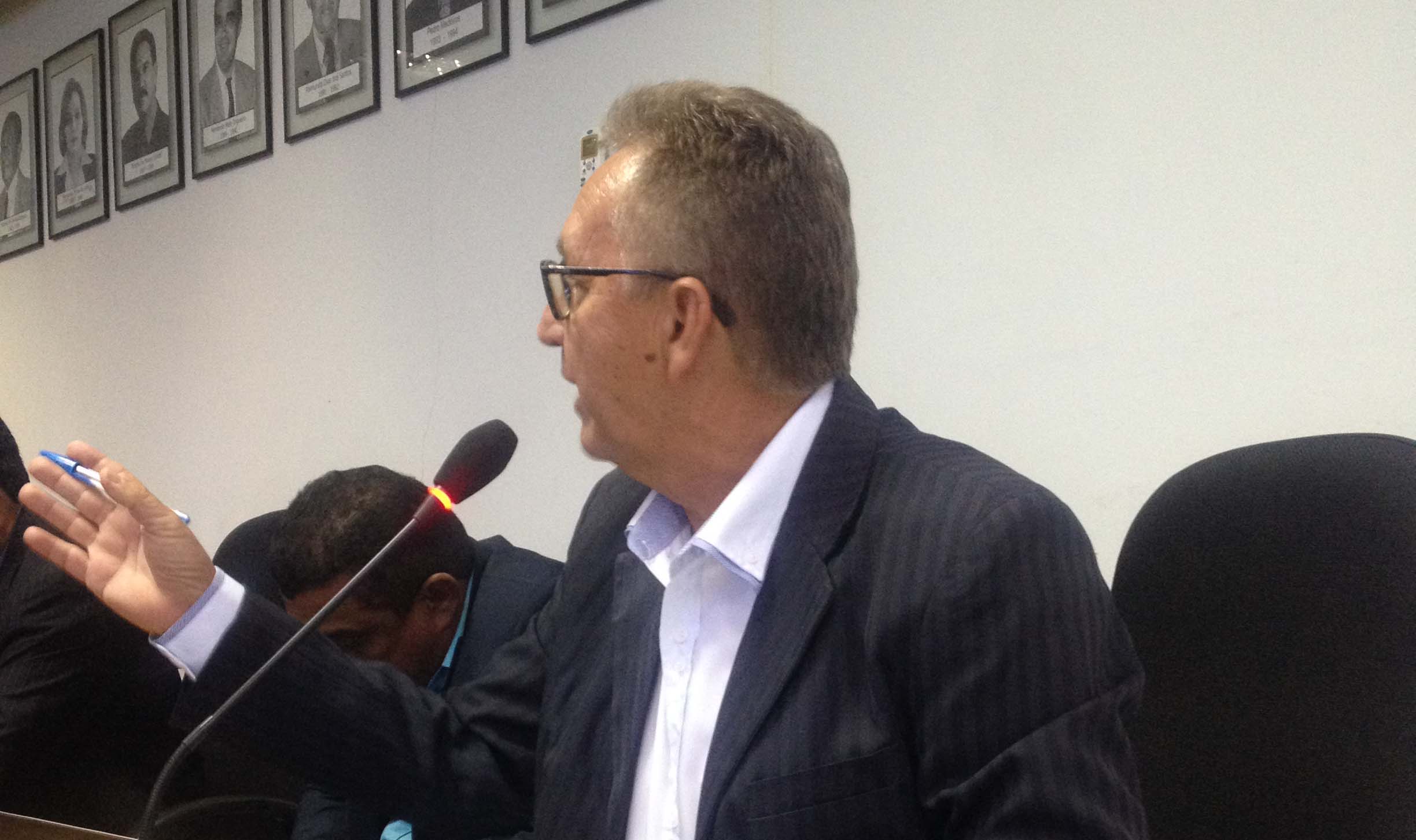 ATENTO ÀS CONDIÇÕES DE SAÚDE