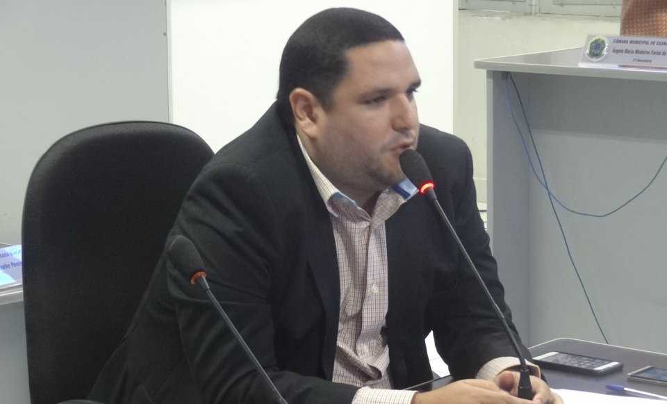 EDUCAÇÃO: O CAOS CONTINUA