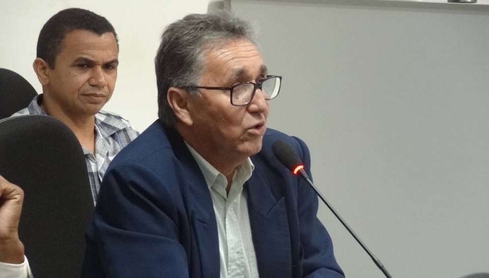 OS DESCASOS NA EDUCAÇÃO